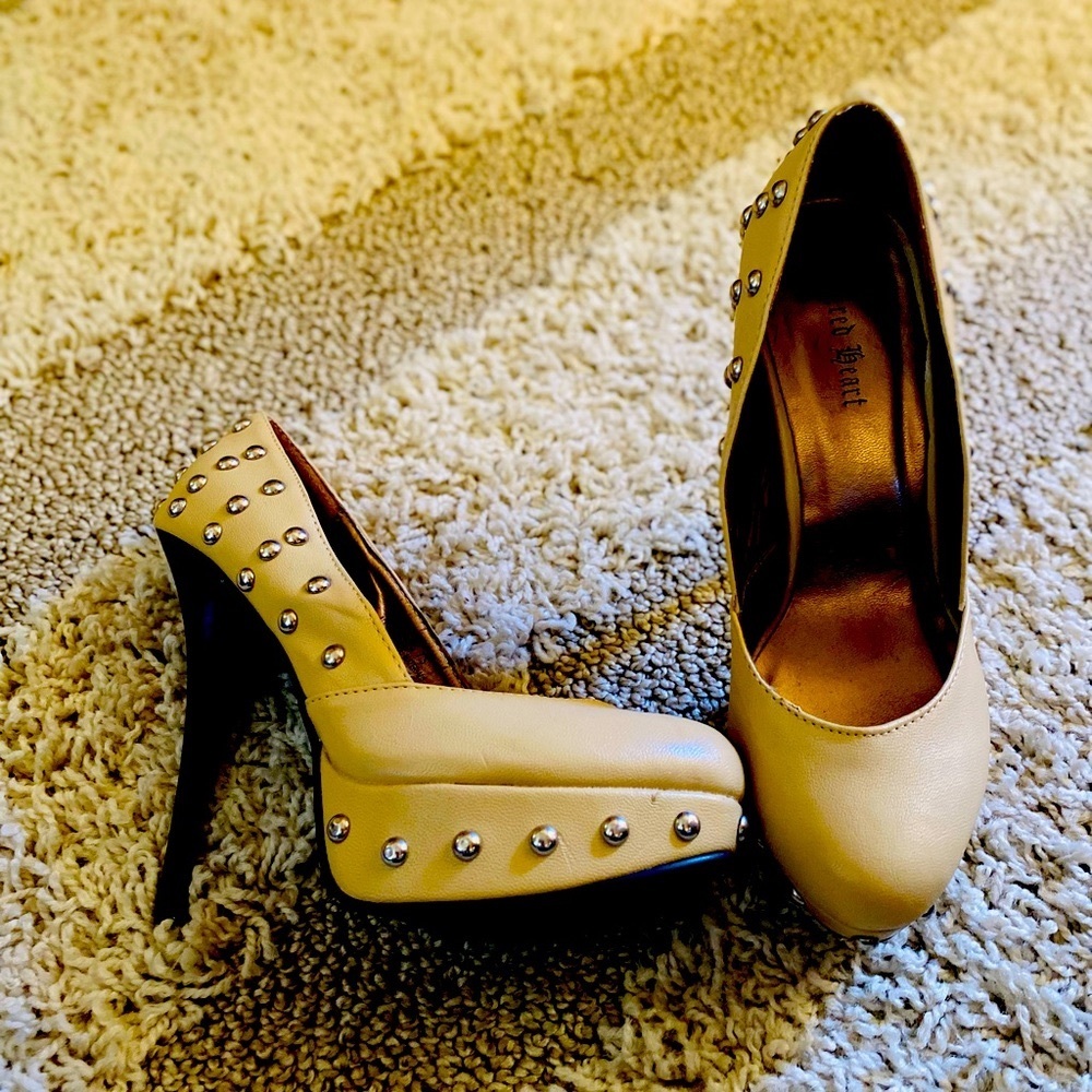 STUDDED PLATFORM STILETTOS 7.5